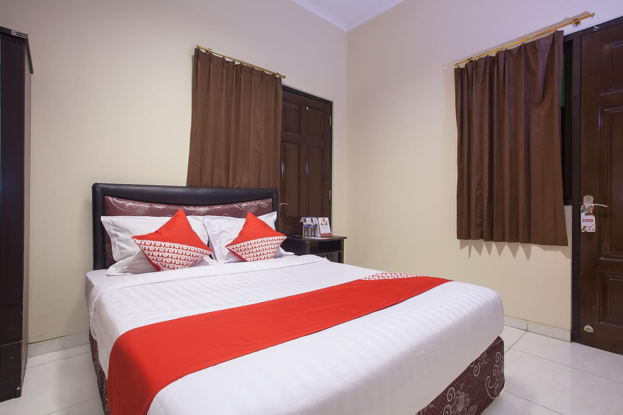 Hotel Reddoorz At Graha 99 Simomulyo à Sorabaya Extérieur photo
