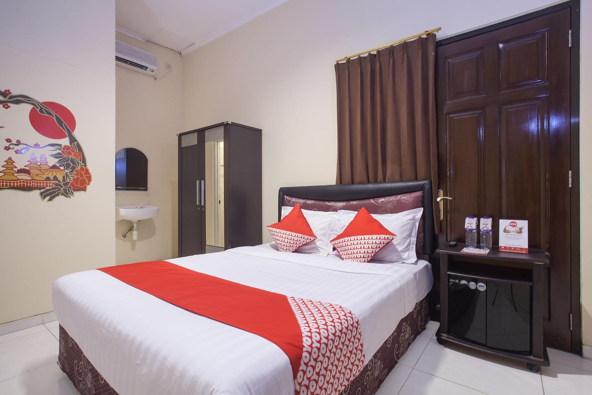 Hotel Reddoorz At Graha 99 Simomulyo à Sorabaya Extérieur photo
