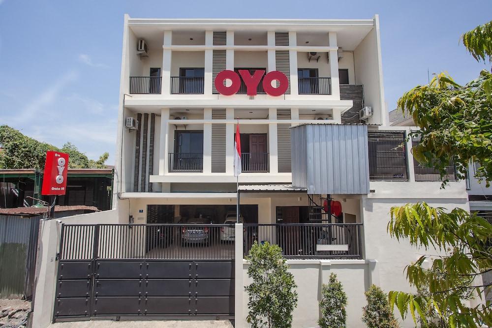 Hotel Reddoorz At Graha 99 Simomulyo à Sorabaya Extérieur photo